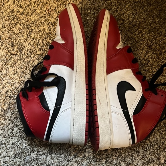 AIR JORDANS red - Picture 4 of 4